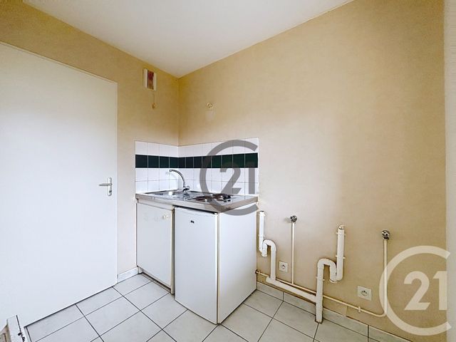 Appartement F2 à louer - 2 pièces - 47.0 m2 - VILLENEUVE SUR YONNE - 89 - BOURGOGNE - Century 21 Martinot Immobilier