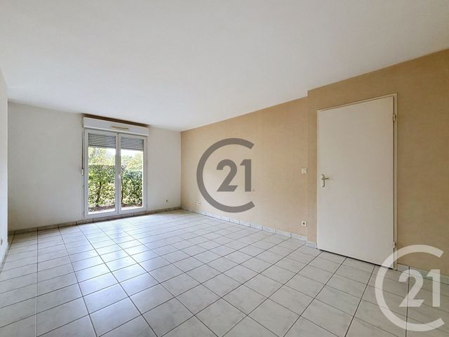 Appartement F2 à louer - 2 pièces - 47.0 m2 - VILLENEUVE SUR YONNE - 89 - BOURGOGNE - Century 21 Martinot Immobilier
