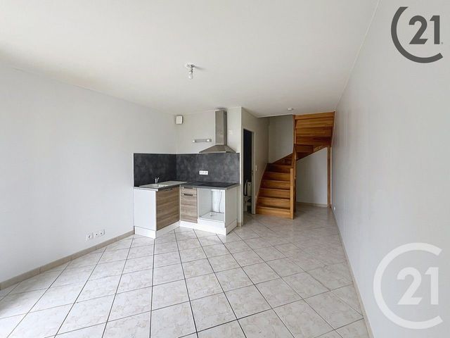 Appartement F2 à louer - 2 pièces - 35.6 m2 - PONT SUR YONNE - 89 - BOURGOGNE - Century 21 Martinot Immobilier