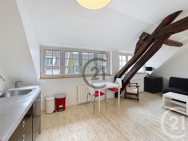 Appartement F1 à louer - 1 pièce - 28.0 m2 - SENS - 89 - BOURGOGNE - Century 21 Martinot Immobilier