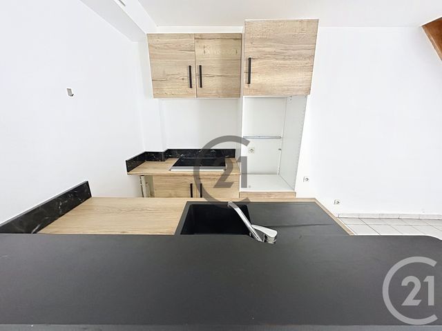 Appartement à louer - 2 pièces - 58.03 m2 - SENS - 89 - BOURGOGNE - Century 21 Martinot Immobilier