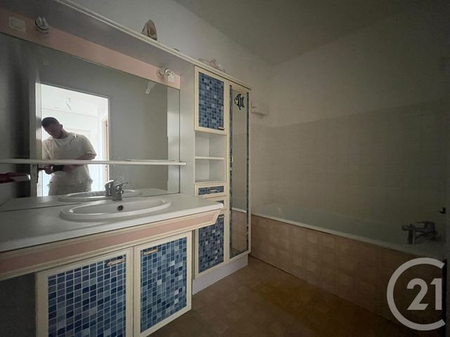 Appartement T3 à vendre - 3 pièces - 65.16 m2 - SENS - 89 - BOURGOGNE - Century 21 Martinot Immobilier