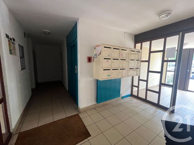 Appartement T3 à vendre - 3 pièces - 65.16 m2 - SENS - 89 - BOURGOGNE - Century 21 Martinot Immobilier