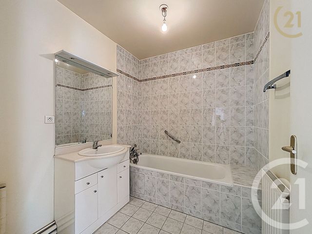 Appartement F3 à vendre - 3 pièces - 62.0 m2 - SENS - 89 - BOURGOGNE - Century 21 Martinot Immobilier