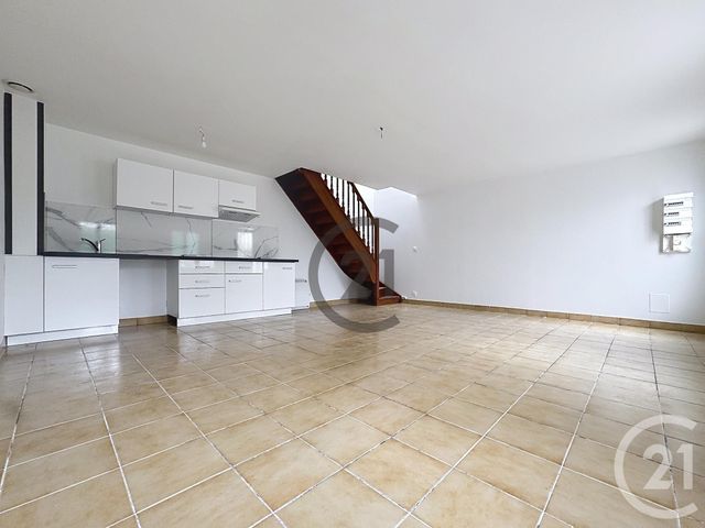 Appartement à louer - 2 pièces - 58.21 m2 - SENS - 89 - BOURGOGNE - Century 21 Martinot Immobilier