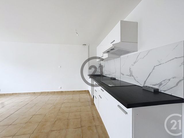 Appartement à louer - 2 pièces - 58.21 m2 - SENS - 89 - BOURGOGNE - Century 21 Martinot Immobilier