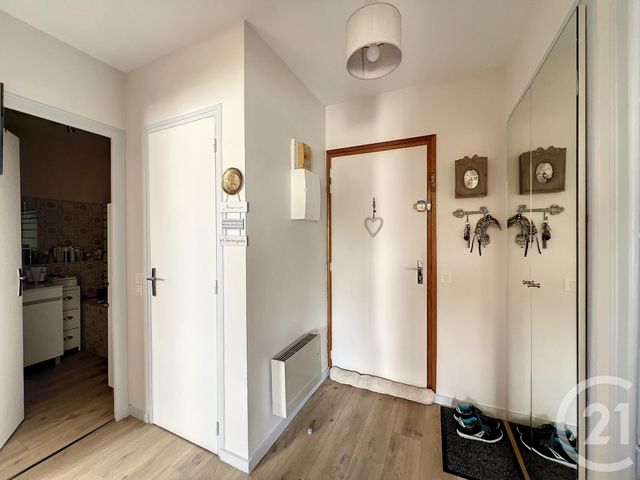Appartement à louer - 2 pièces - 45.0 m2 - SENS - 89 - BOURGOGNE - Century 21 Martinot Immobilier