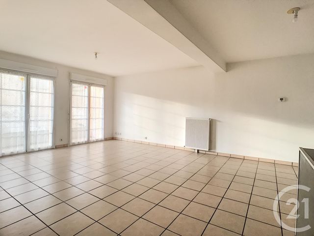 Appartement F2 à louer - 2 pièces - 57.26 m2 - PONT SUR YONNE - 89 - BOURGOGNE - Century 21 Martinot Immobilier