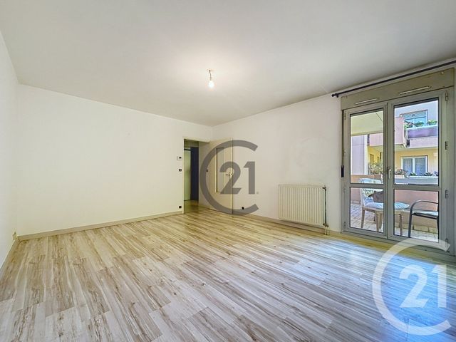 Appartement à louer - 2 pièces - 49.0 m2 - SENS - 89 - BOURGOGNE - Century 21 Martinot Immobilier