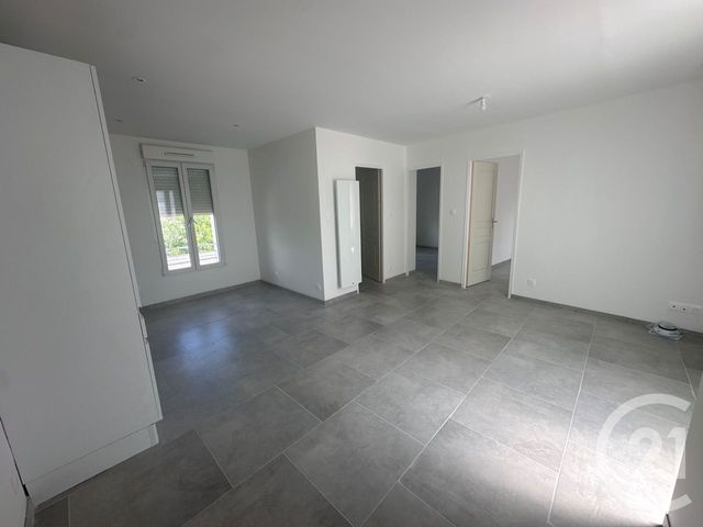 Appartement à louer - 2 pièces - 45.56 m2 - ST CLEMENT - 89 - BOURGOGNE - Century 21 Martinot Immobilier