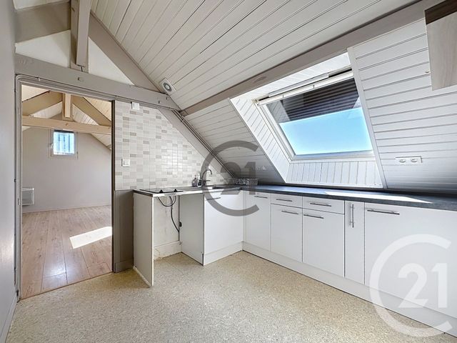 Appartement à louer - 2 pièces - 28.0 m2 - SENS - 89 - BOURGOGNE - Century 21 Martinot Immobilier
