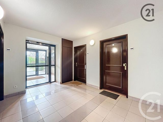 Appartement T2 à vendre - 2 pièces - 47.85 m2 - VILLENEUVE SUR YONNE - 89 - BOURGOGNE - Century 21 Martinot Immobilier