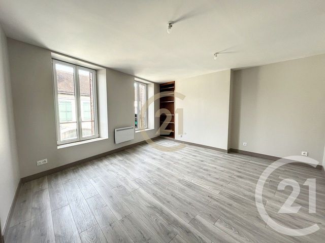 Appartement à louer - 2 pièces - 53.4 m2 - VILLENEUVE SUR YONNE - 89 - BOURGOGNE - Century 21 Martinot Immobilier
