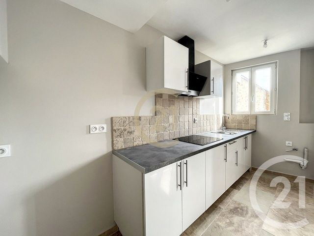 Appartement à louer - 2 pièces - 53.4 m2 - VILLENEUVE SUR YONNE - 89 - BOURGOGNE - Century 21 Martinot Immobilier