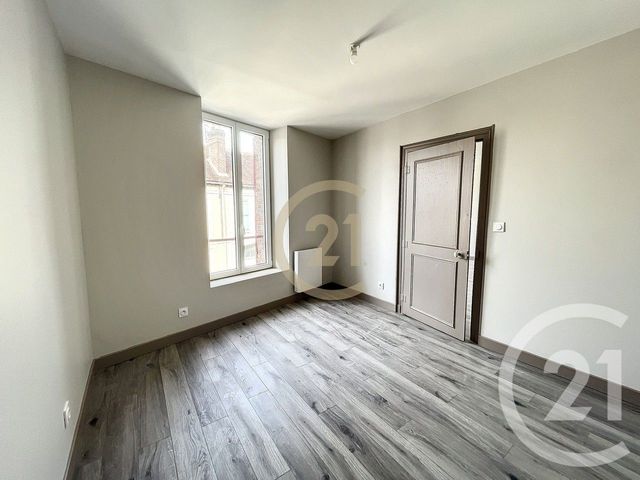 Appartement à louer - 2 pièces - 53.4 m2 - VILLENEUVE SUR YONNE - 89 - BOURGOGNE - Century 21 Martinot Immobilier