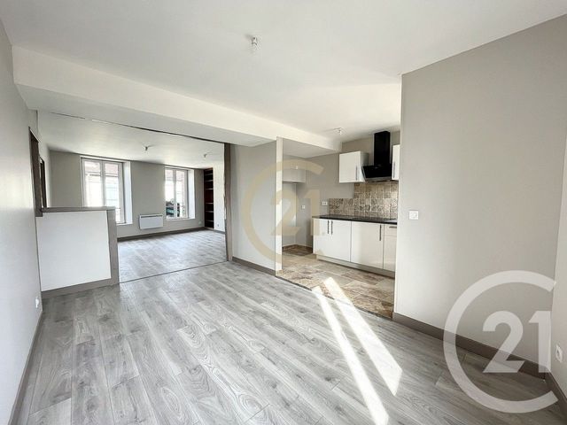 Appartement à louer - 2 pièces - 53.4 m2 - VILLENEUVE SUR YONNE - 89 - BOURGOGNE - Century 21 Martinot Immobilier