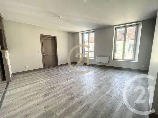 Appartement à louer - 2 pièces - 53.4 m2 - VILLENEUVE SUR YONNE - 89 - BOURGOGNE - Century 21 Martinot Immobilier