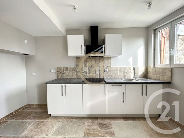 Appartement à louer - 2 pièces - 53.4 m2 - VILLENEUVE SUR YONNE - 89 - BOURGOGNE - Century 21 Martinot Immobilier
