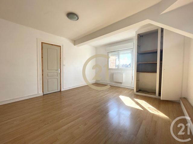 Appartement F3 à louer - 3 pièces - 59.0 m2 - SENS - 89 - BOURGOGNE - Century 21 Martinot Immobilier