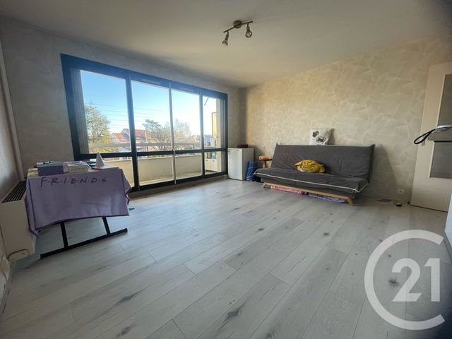 Appartement F1 à louer - 1 pièce - 34.0 m2 - SENS - 89 - BOURGOGNE - Century 21 Martinot Immobilier