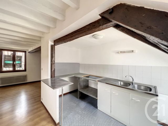 Appartement F2 à louer - 2 pièces - 35.0 m2 - SENS - 89 - BOURGOGNE - Century 21 Martinot Immobilier