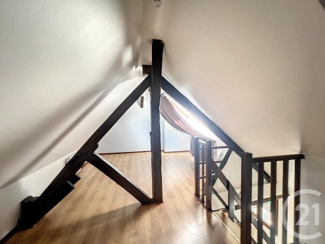 Appartement F2 à louer - 2 pièces - 35.0 m2 - SENS - 89 - BOURGOGNE - Century 21 Martinot Immobilier