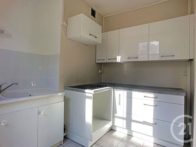 Appartement à louer - 3 pièces - 87.81 m2 - SENS - 89 - BOURGOGNE - Century 21 Martinot Immobilier